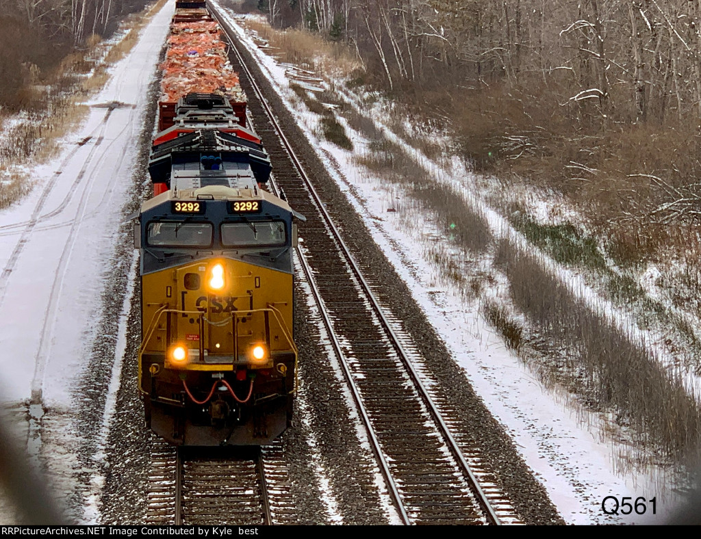 CSX 3292 on Q560